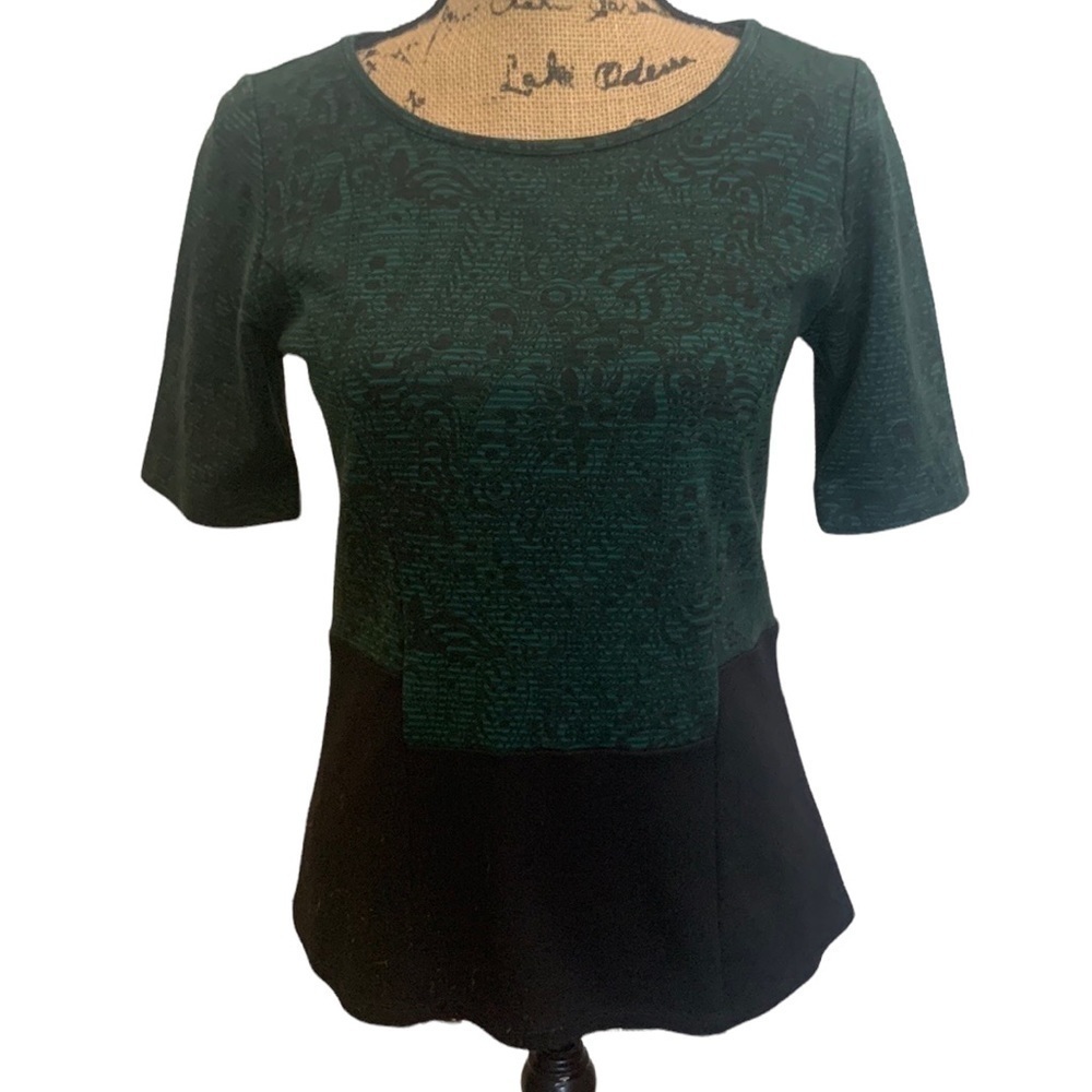Ann Taylor Paisley Jacquard Short Sleeved Green and Black‎ Top - Size S